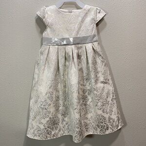 Dorissa floral embossed jacquard dress silver‎ cream
